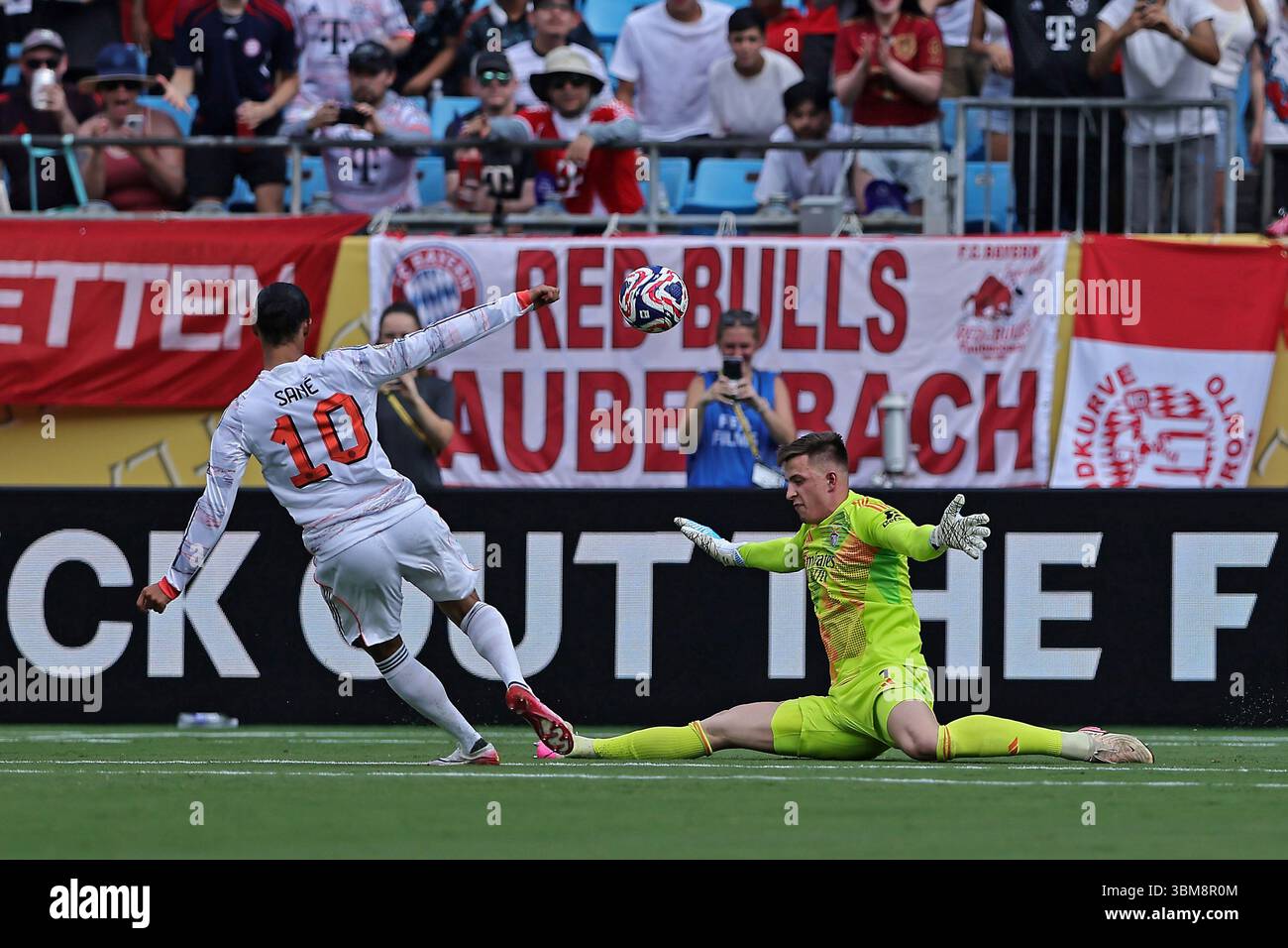Anatoliy Trubin: Is Benfica's Young Shot-Stopper Destined for Stardom?